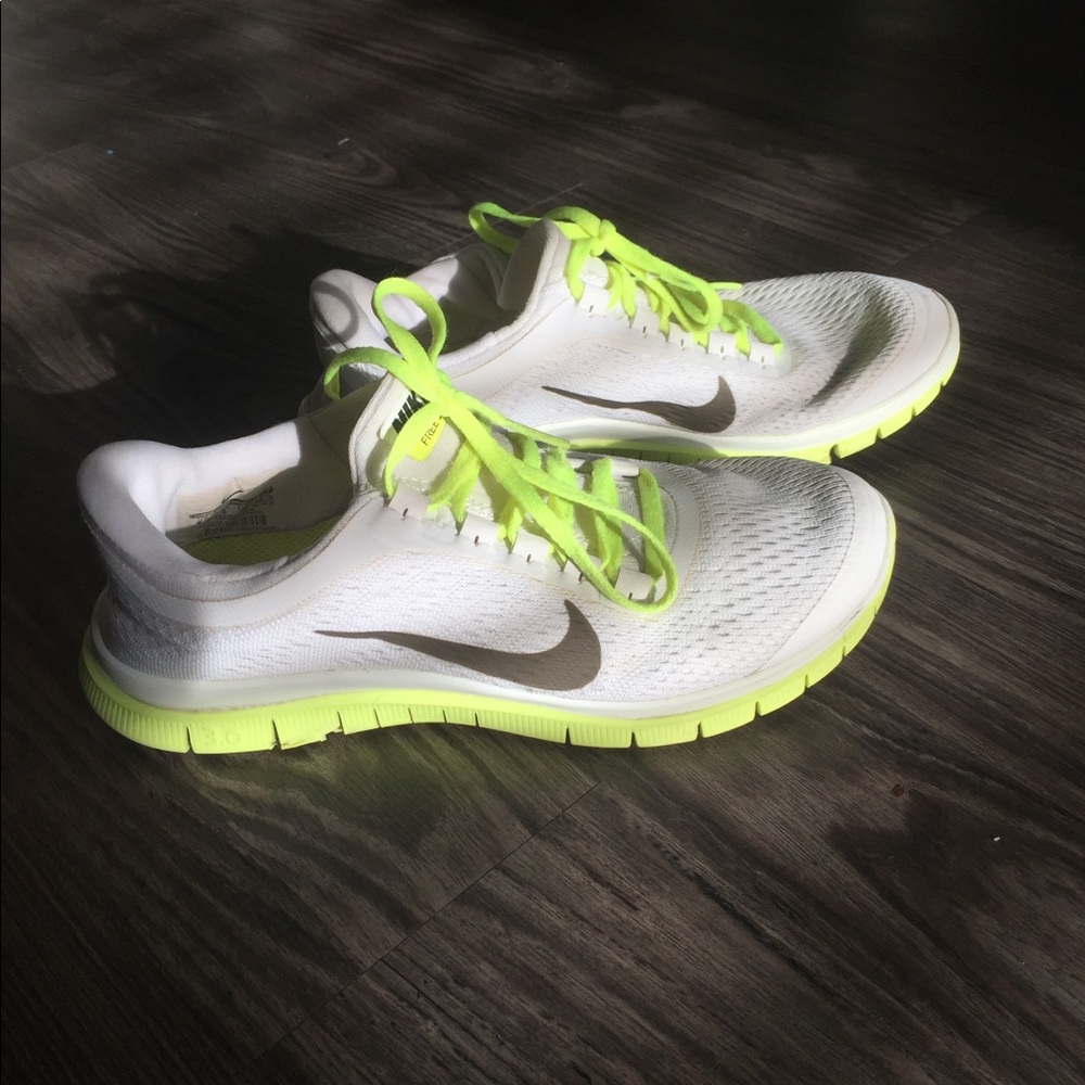 Nike Free Women’s 8 White Shoes 8.5